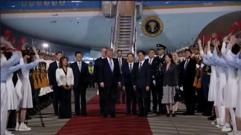 Presidente Donald Trump e Xi Jinping em encontro diplomático em Pequim durante visita oficial à China.
