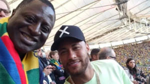 Deputado Hélio Lopes e Neymar Jr em destaque sobre pedido de convocação para a Copa do Mundo de 2026.