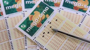 Sorteio especial de 30 anos da Mega-Sena com prêmio estimado em R$ 200 milhões pela Caixa.