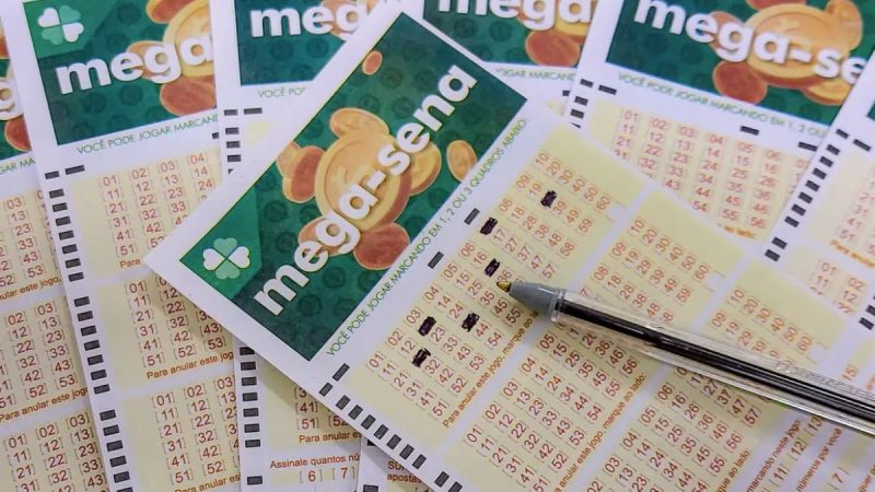 Sorteio especial de 30 anos da Mega-Sena com prêmio estimado em R$ 200 milhões pela Caixa.