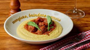 Dois pratos idênticos em restaurante durante a promoção Prato em Dobro no Parque Dom Pedro.