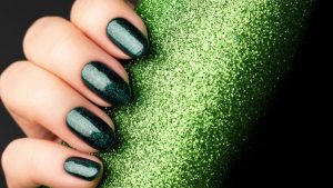 Esmaltes podem poluir o meio ambiente