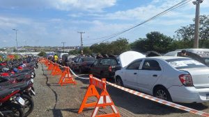 Pátio Municipal de Campinas com veículos organizados para o segundo leilão de carros e motos do ano.