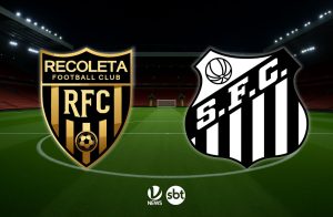 Jogadores em disputa de bola no confronto Deportivo Recoleta x Santos pelo torneio continental.