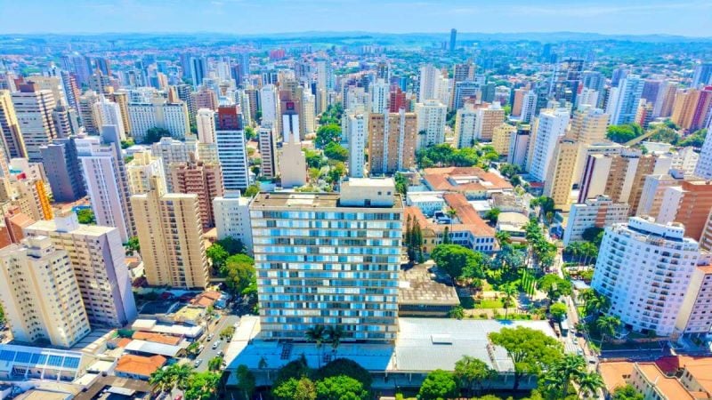 Contribuintes de Campinas consultando calendário para adesão antecipada ao Simples Nacional 2027.
