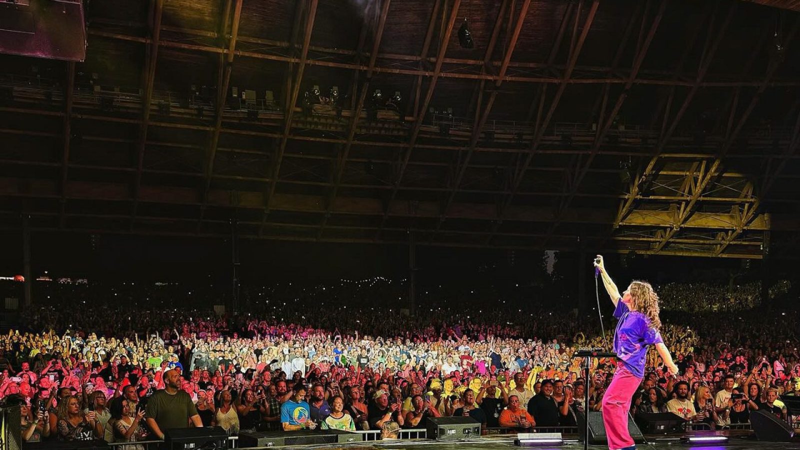 Alanis Morissette será um dos destaques do Lollapalooza 2025 Instagram oficial