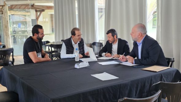 Prefeitos de Atibaia e Bragança Paulista se reúnem em encontro histórico (Foto: Reprodução / SECOM)