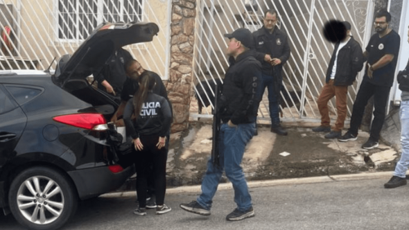 Polícia Civil de Atibaia em ação conjunta com o Rio (Foto: Reprodução)