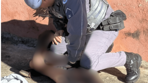 Homem pelado em Bragança Paulista (Foto: Reprodução / Celso Ricardo)