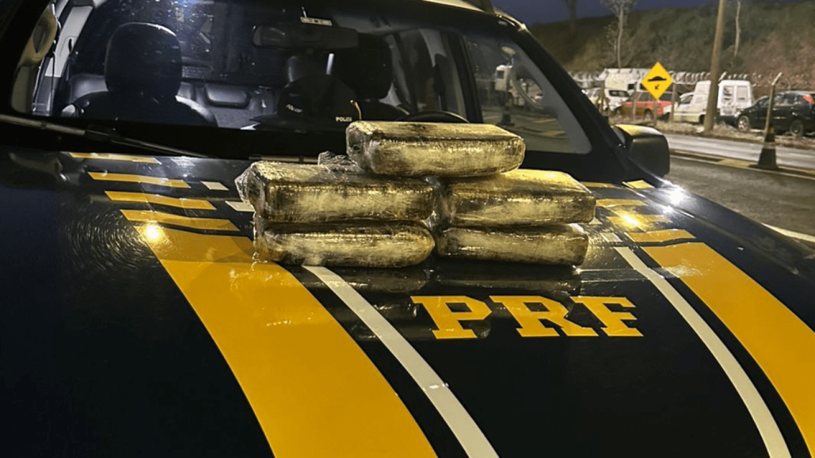 PRF apreende drogas em Marília (Foto: Divulgação/PRF)