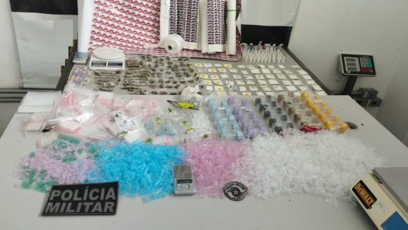 Drogas apreendidas em Atibaia (Foto: Reprodução / PM)