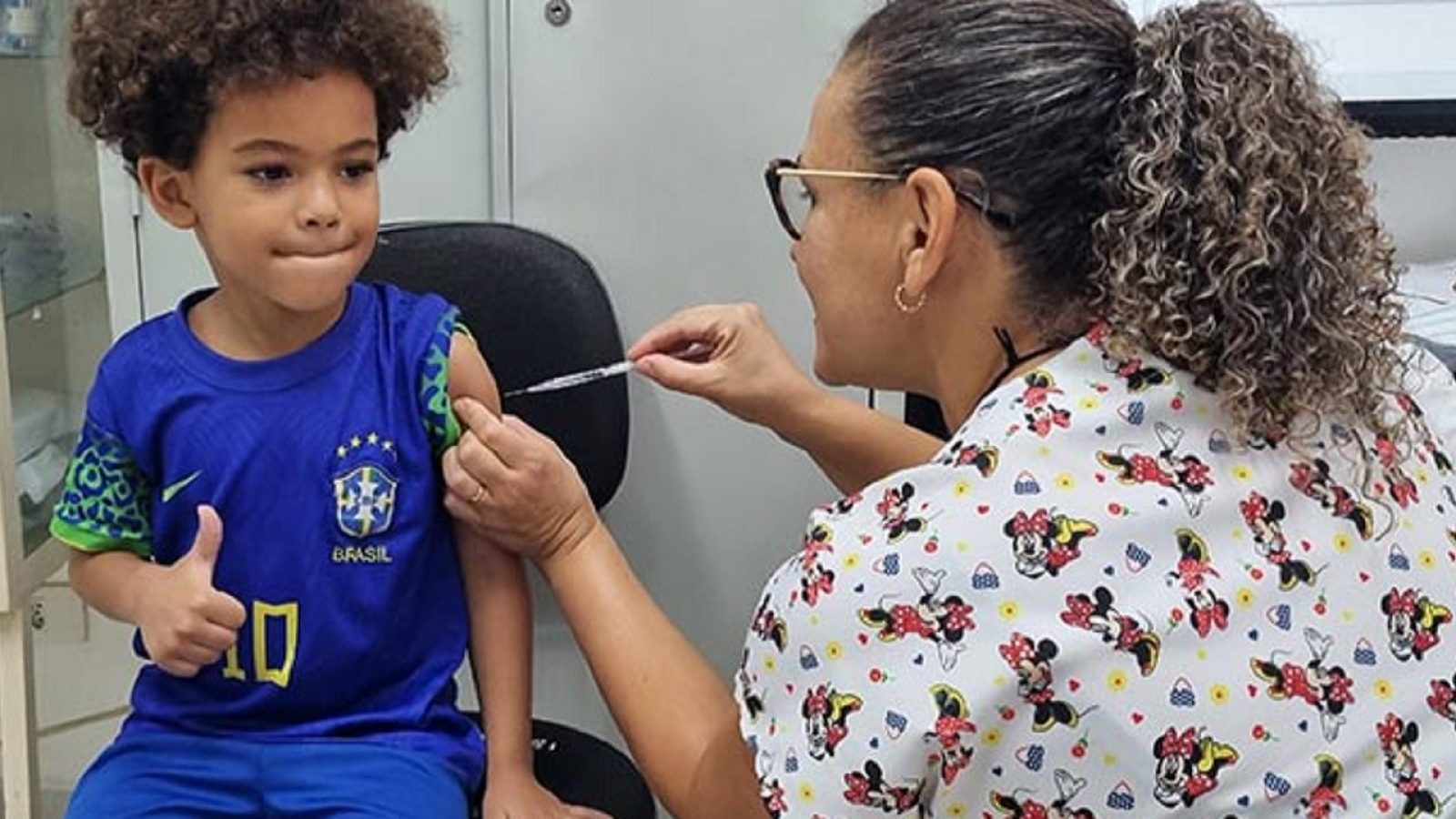 Vacinação em escolas de Americana