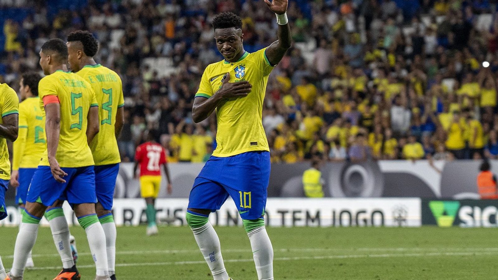 Vinicius Jr Joilson Marconne CBF FlickR