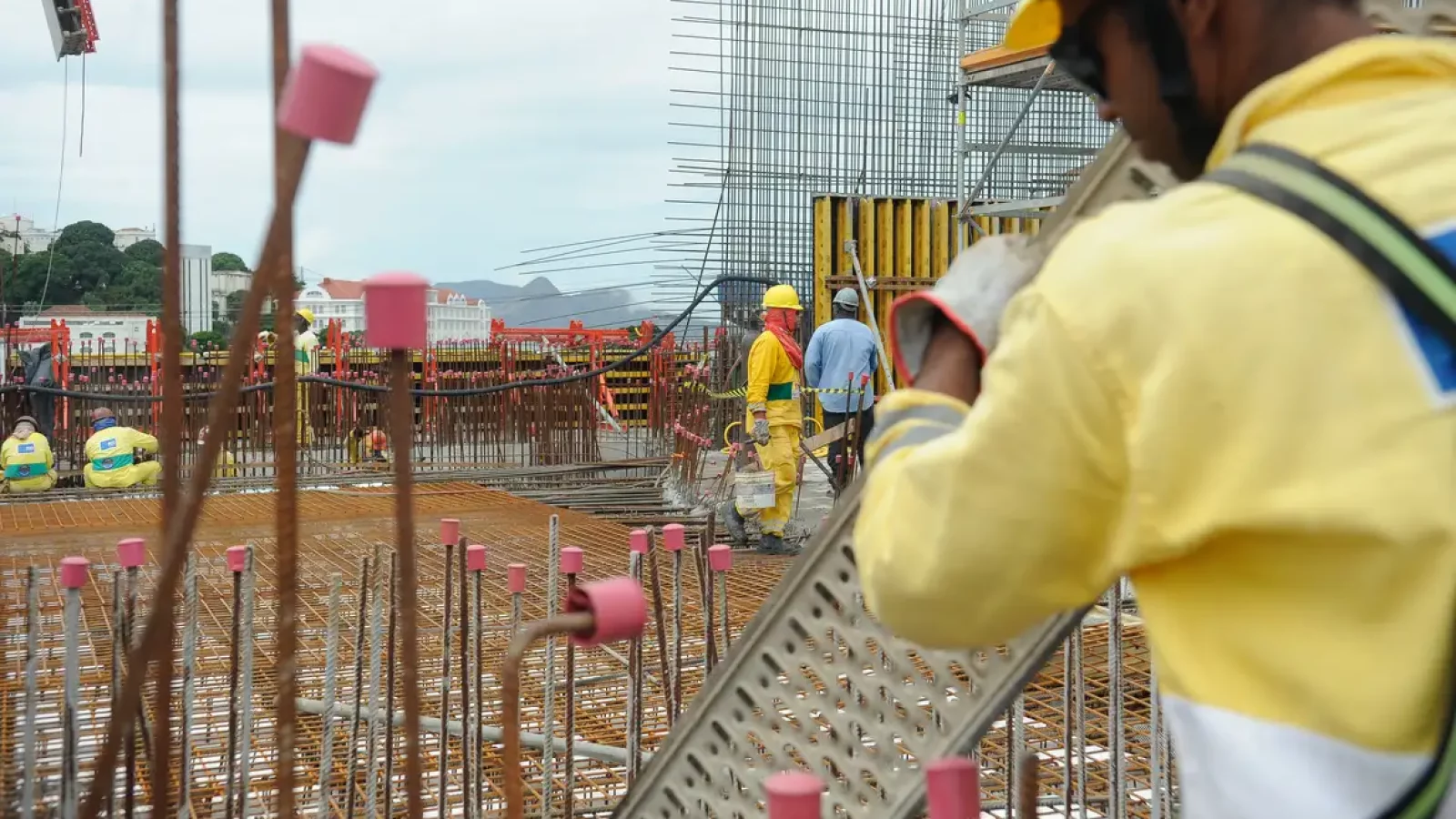 construcao_civil_obras_canteiro_de_obras_construcao_trabalhadores190220142534_0