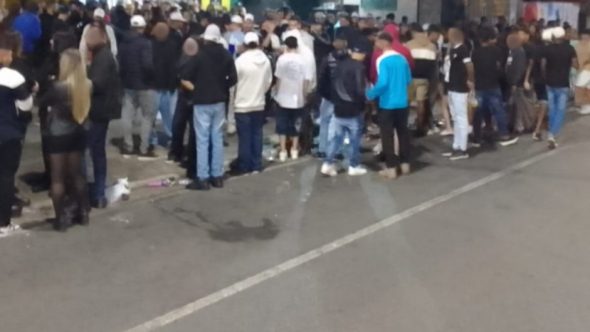 Mais de 300 pessoas estavam no "pancadão" na Lucas em Atibaia (Foto: Reprodução / PM)
