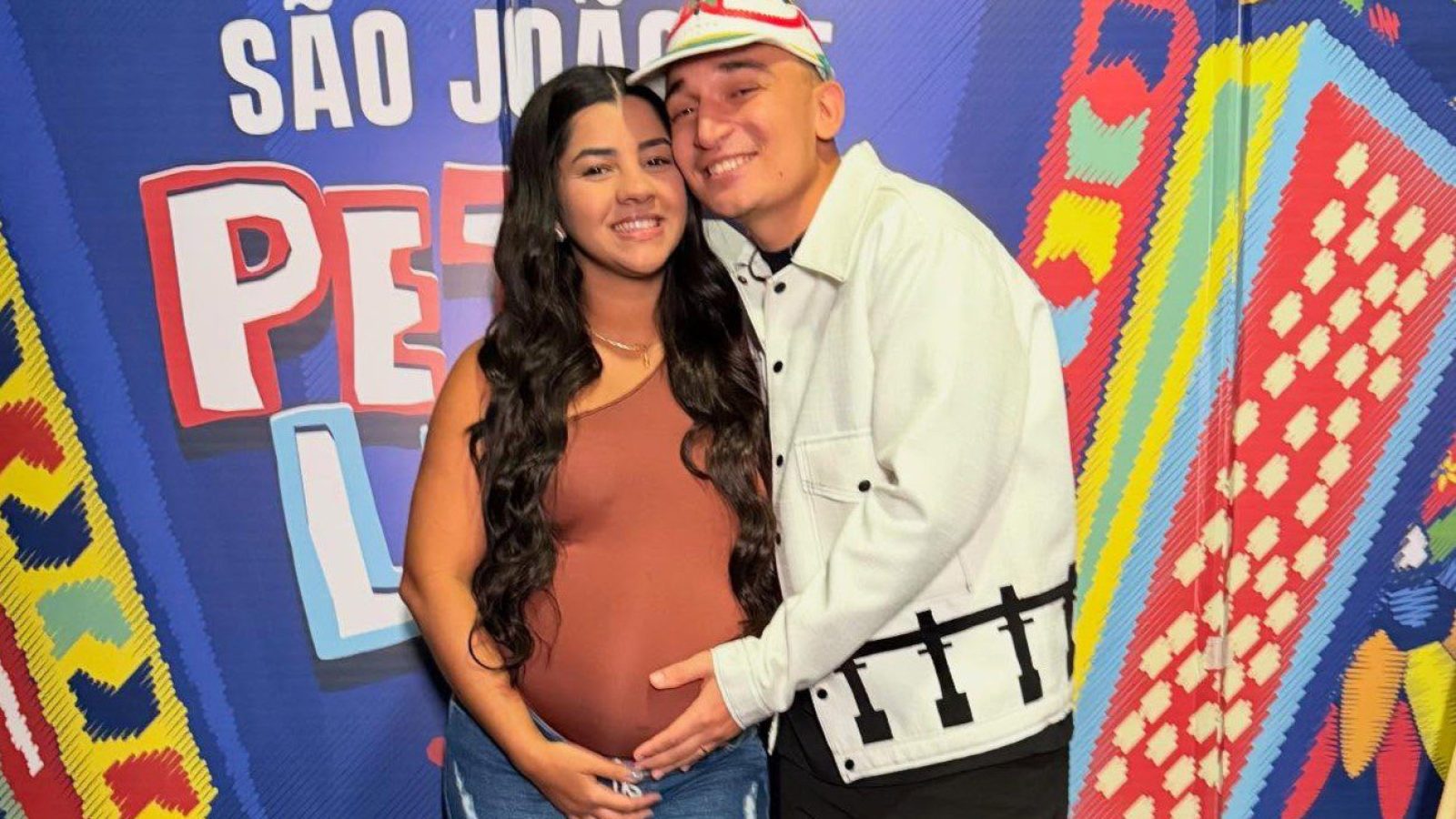 João Gomes e Ary Mirelle durante gravidez de Joaquim