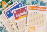 Mega-Sena acumula e prêmio chega a R$ 78 milhões; veja as loterias da semana, com jogos de apostas e bilhetes de loteria coloridos sobrepostas em cima de dinheiro.