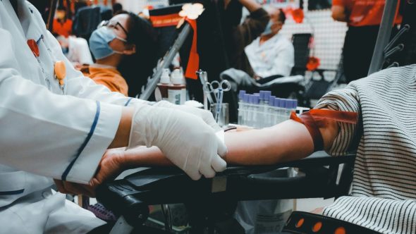 Doação de sangue em Atibaia (Foto: Reprodução / Unsplash)