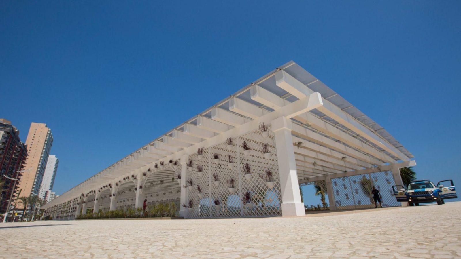 Praça Portugal em Praia Grande Feira de Artesanato