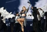 Taylor Swift ajuda enfermeira que ajudou adolescentes